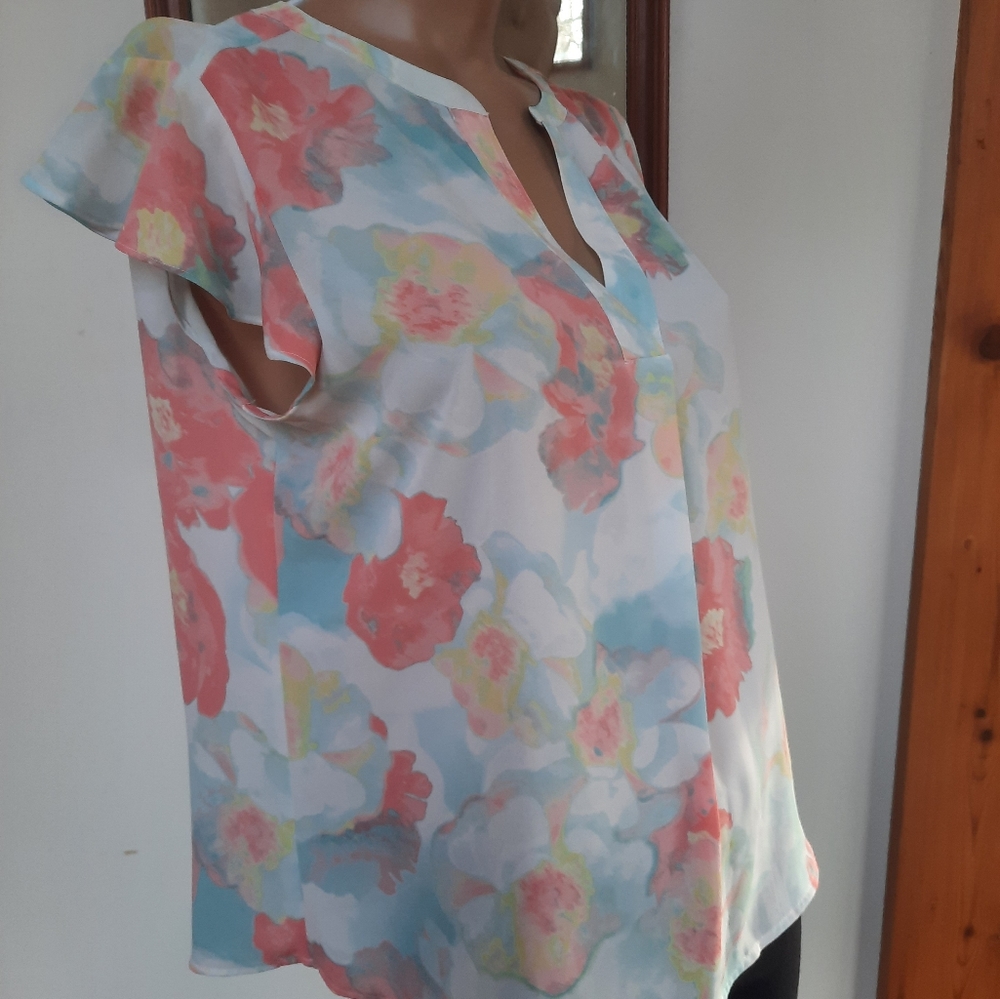 🏷SOLD. Calvin Klein. Medium floral blouse. I ❤️ Bundles - Picture 4 of 6
